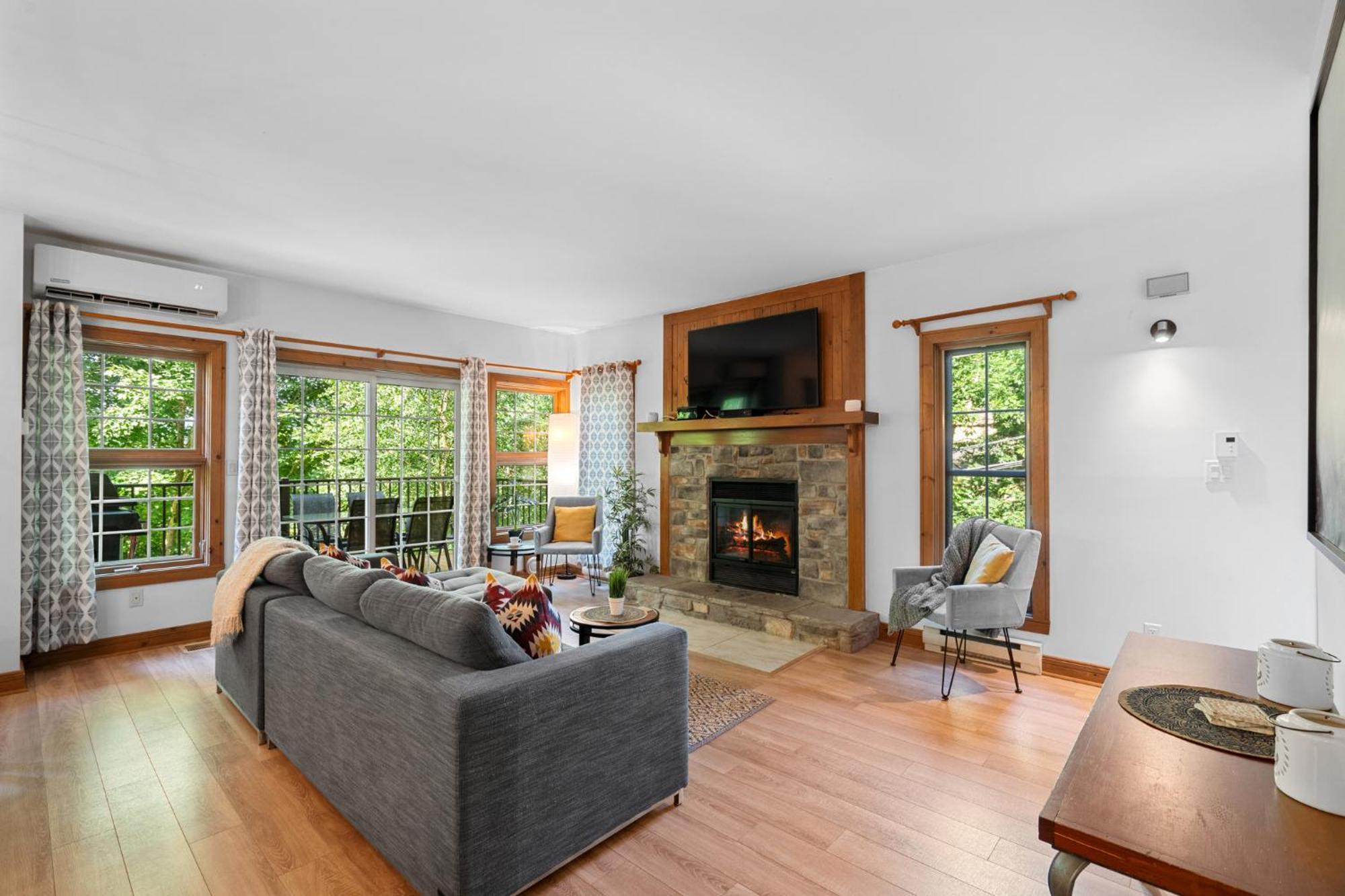 Les Falaises Tremblant - Ski Inout Condo W2Bdrs Монт-Тремблант Екстериор снимка