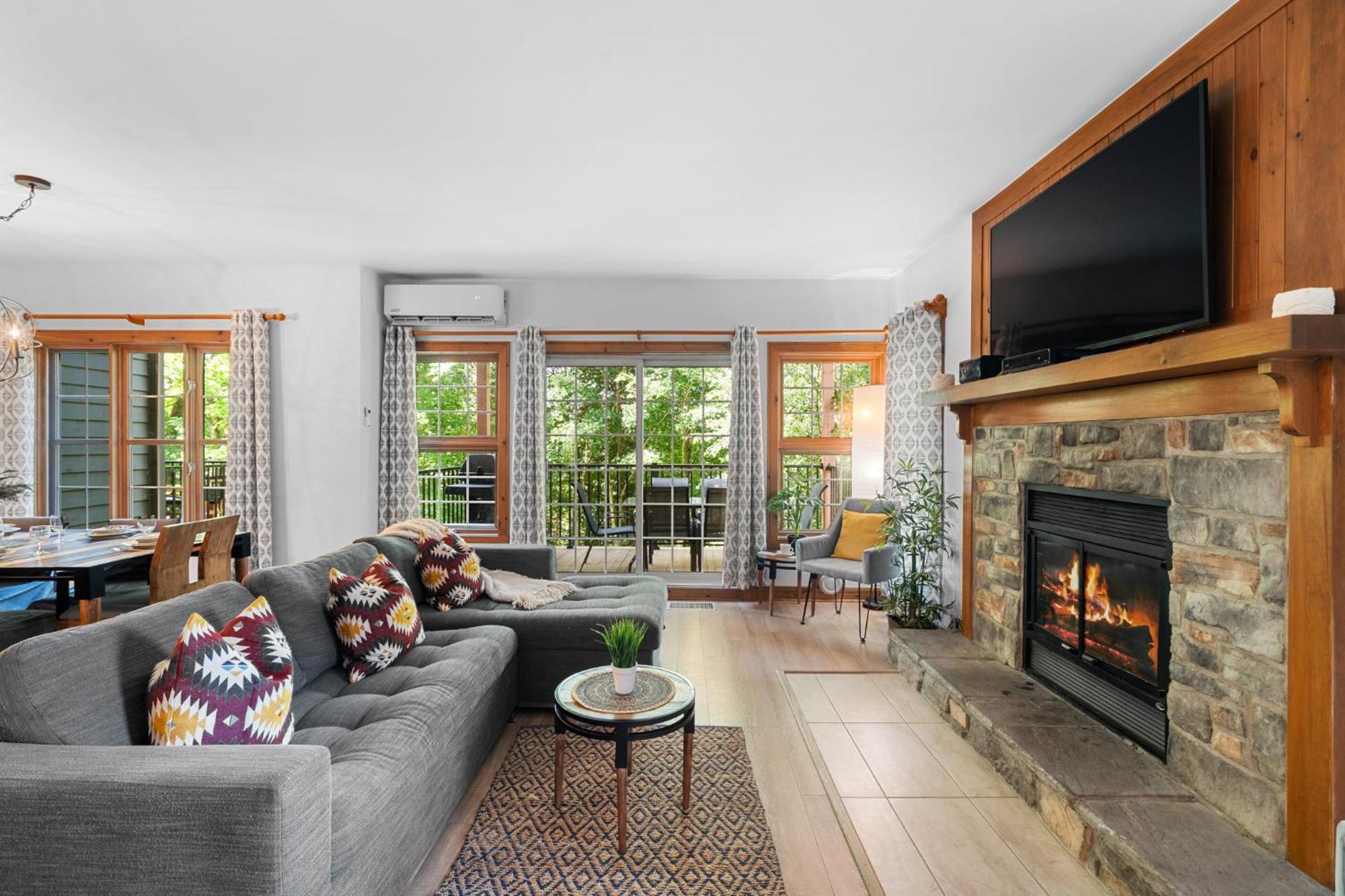 Les Falaises Tremblant - Ski Inout Condo W2Bdrs Монт-Тремблант Екстериор снимка