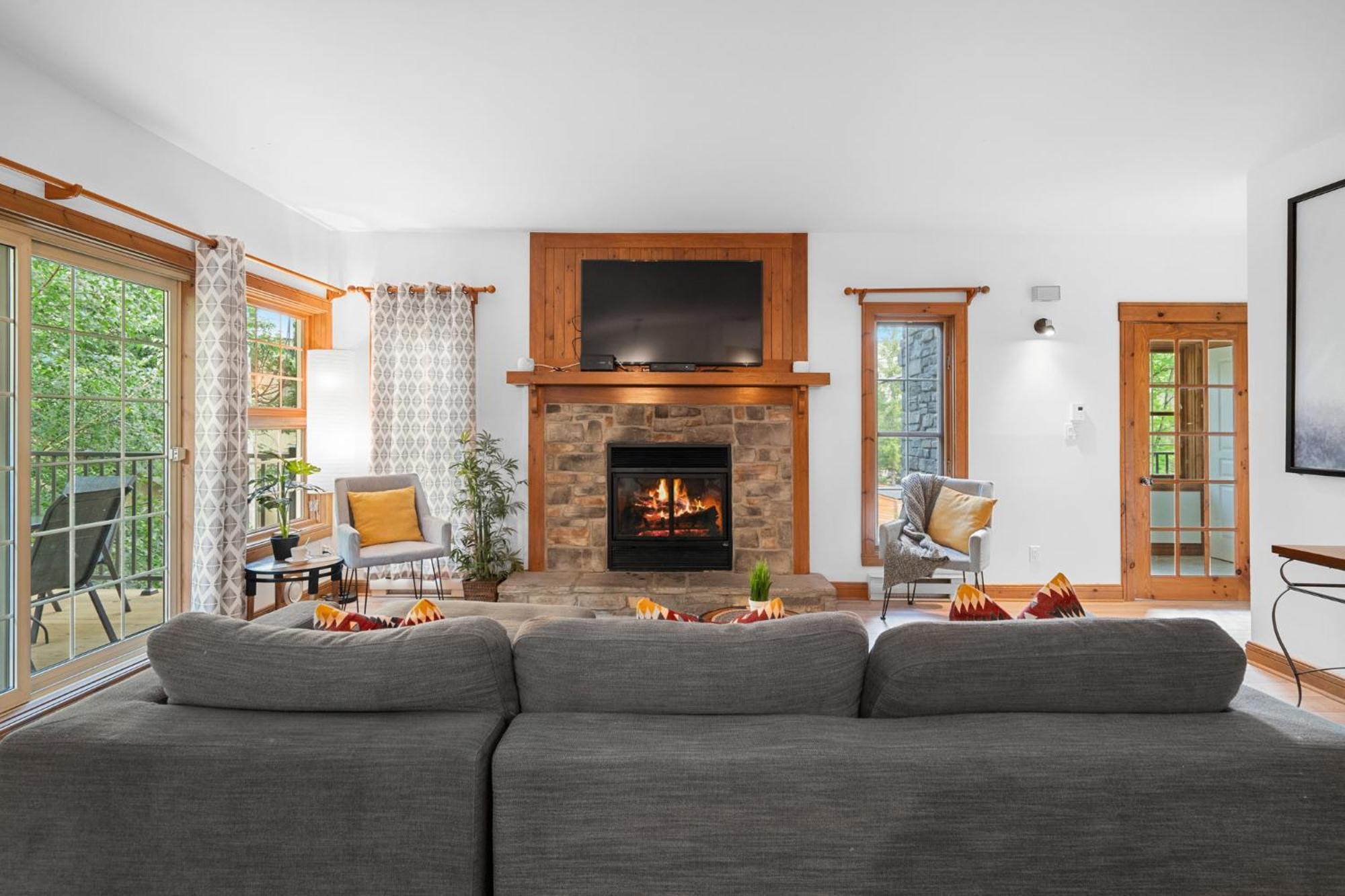 Les Falaises Tremblant - Ski Inout Condo W2Bdrs Монт-Тремблант Екстериор снимка